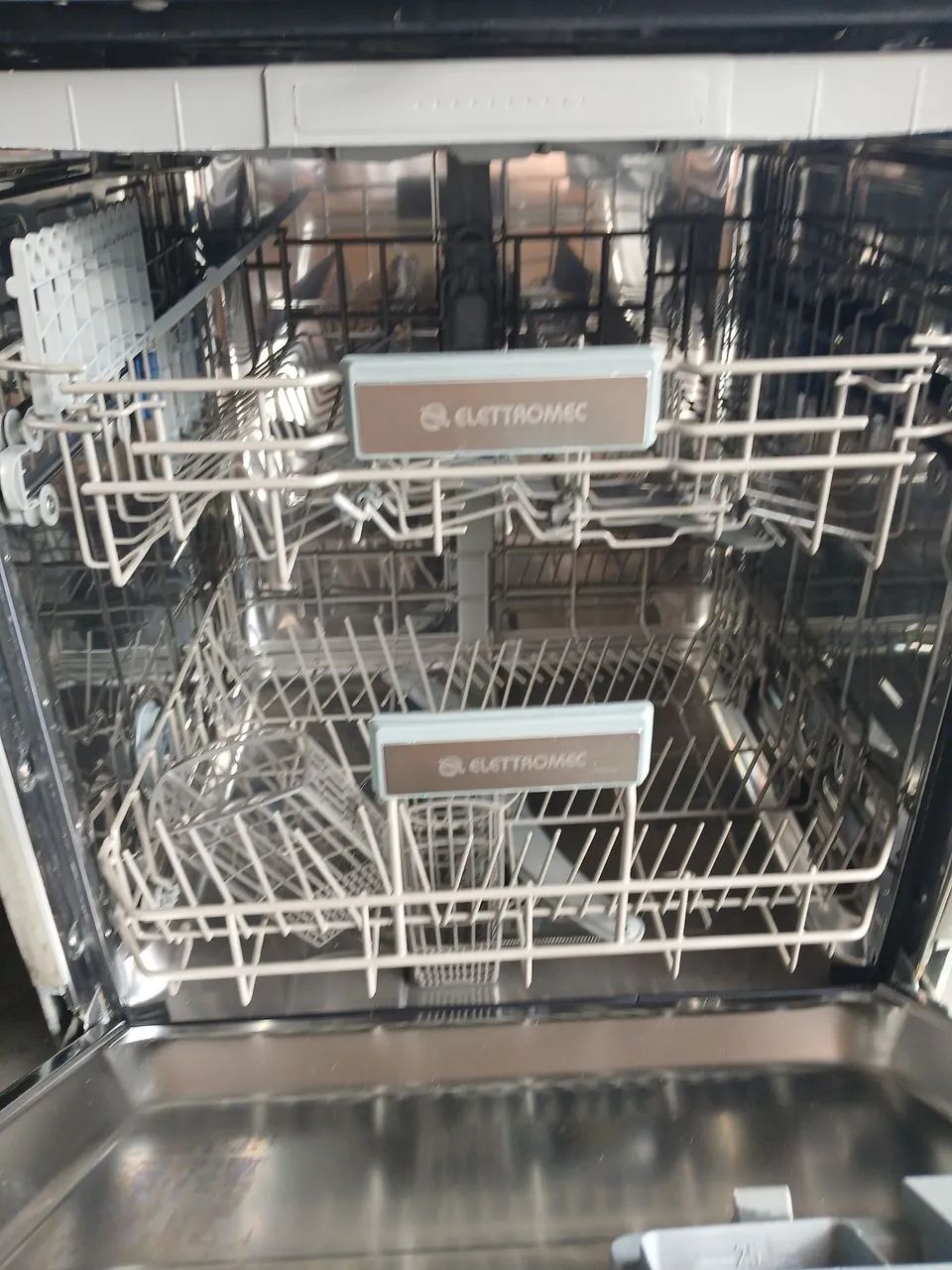 Lava loucas eletromec aço inox usada de imbutir - Foto 3