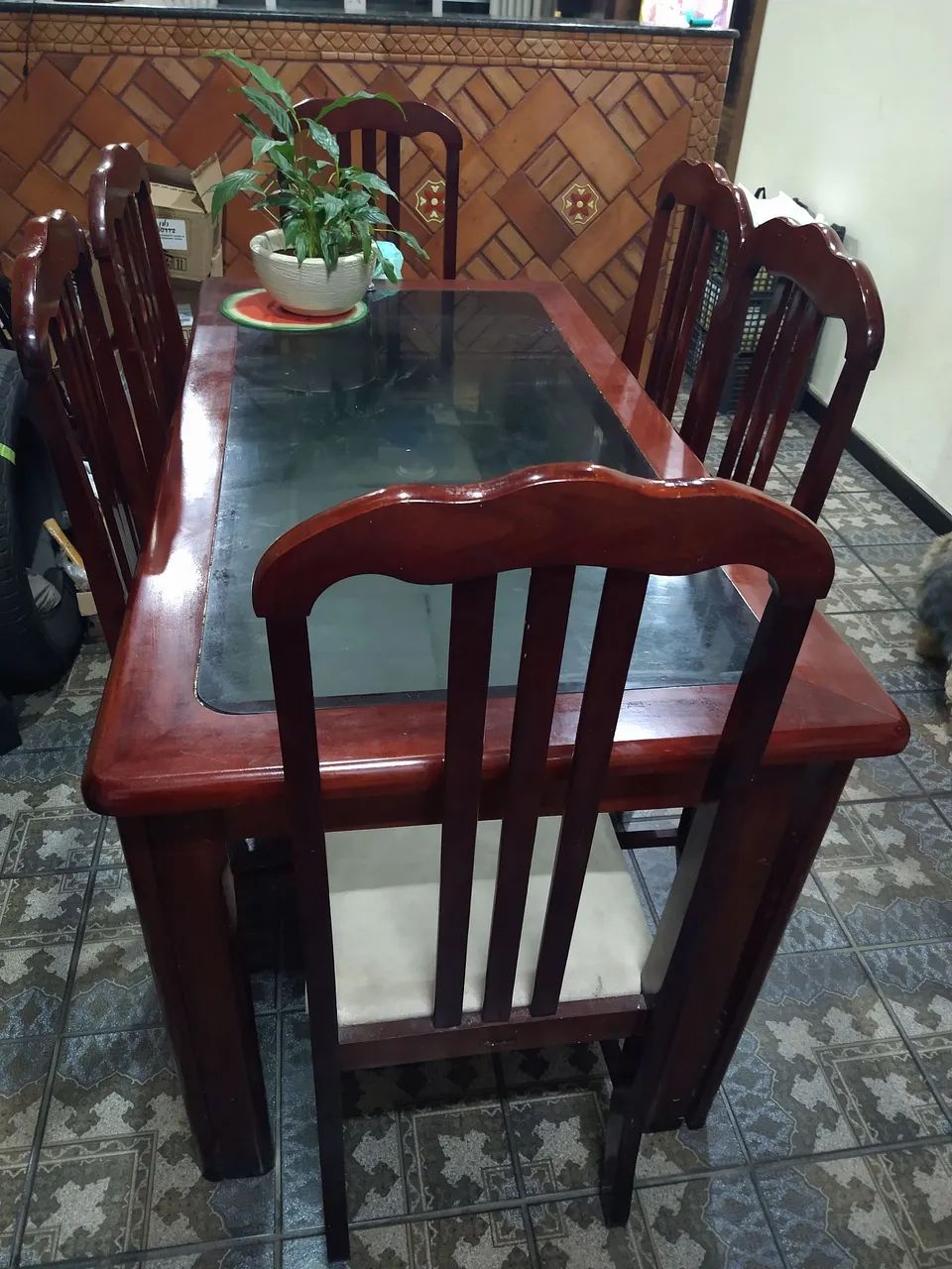Mesa de vidro com 6 cadeiras 