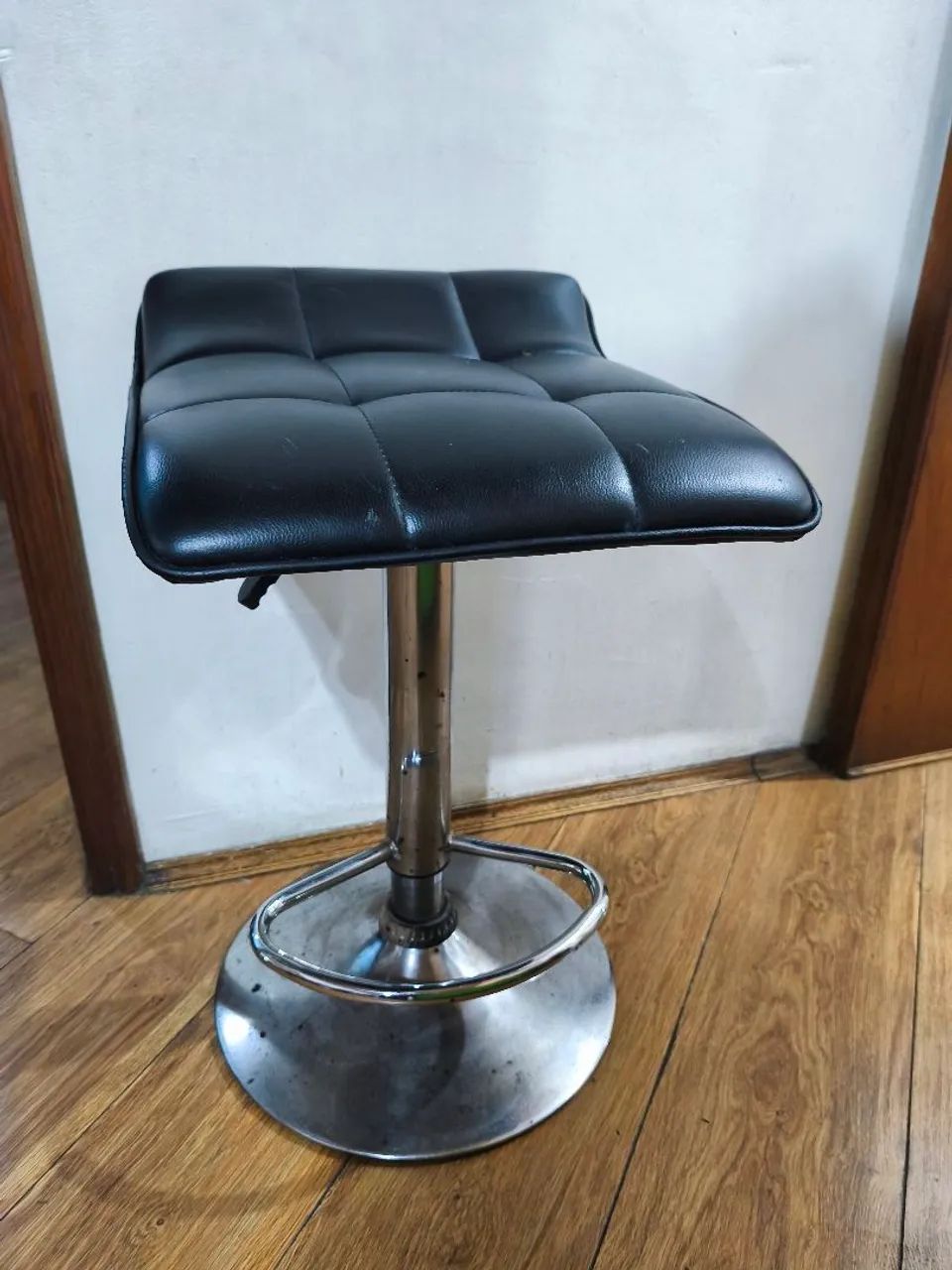 Banqueta em Couro Sintético 