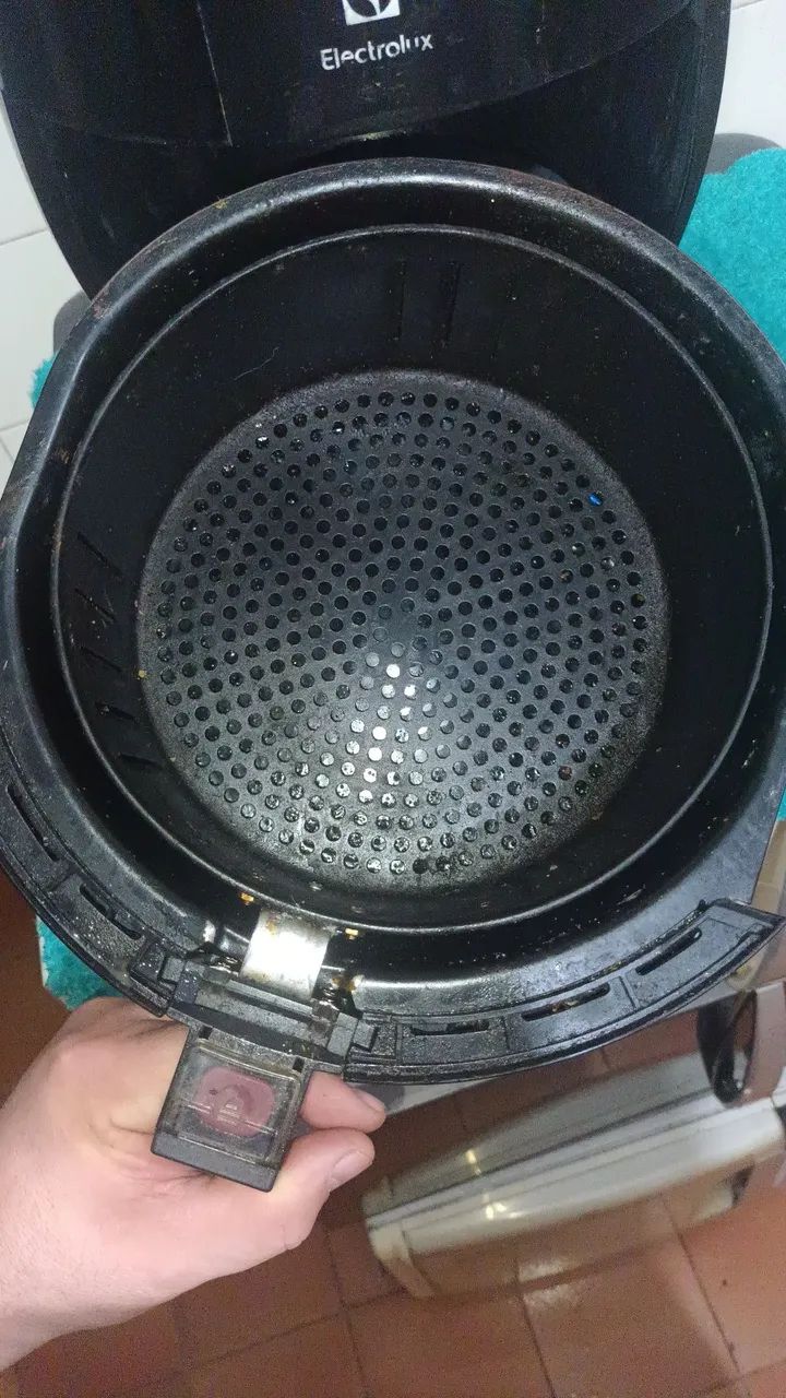 Fritadeira elétrica eletrolux Com defeito - Foto 4