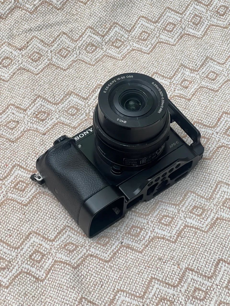 Câmera Sony A6000 com lente kit - Foto 3