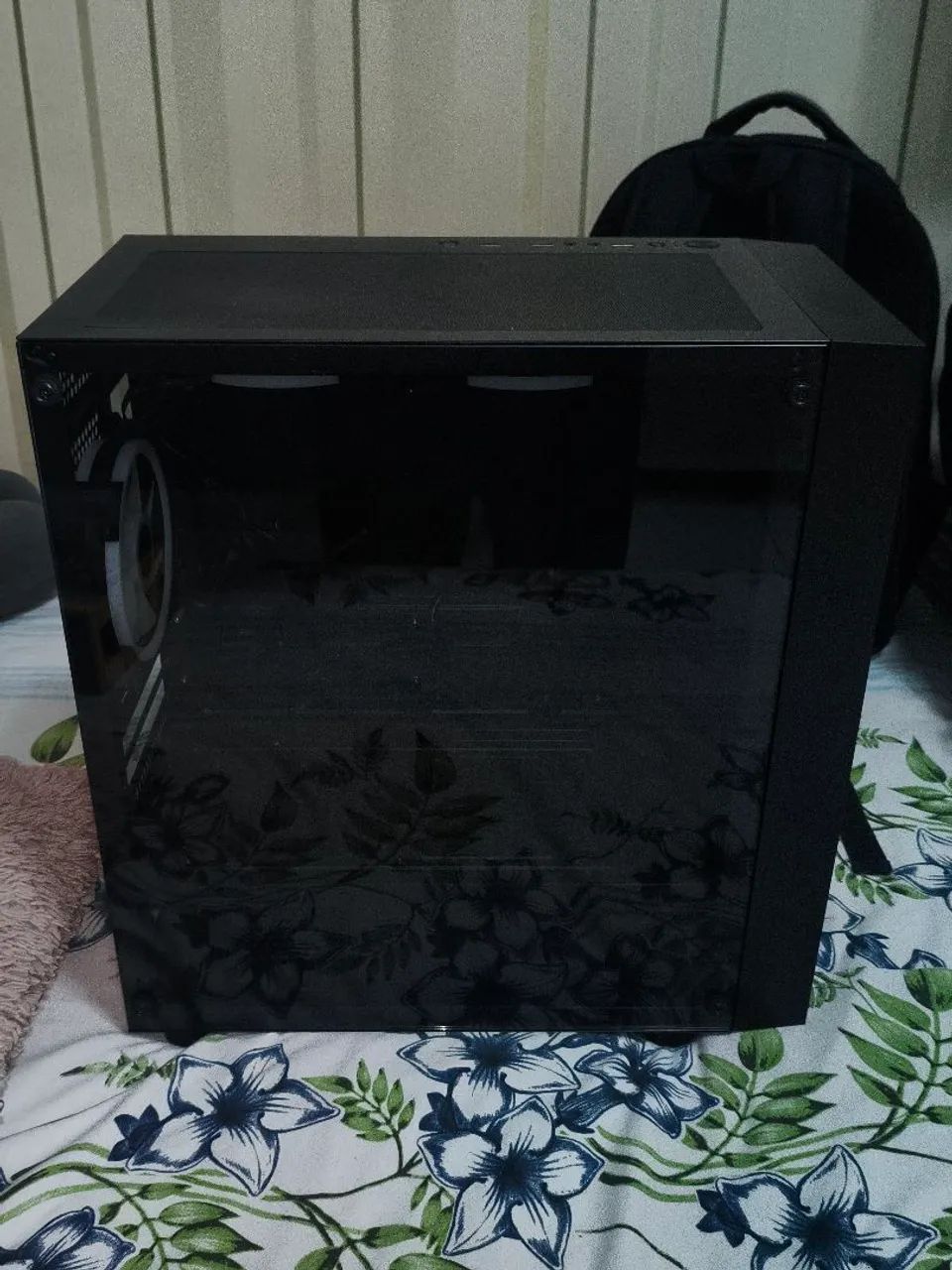 Gabinete preto com 3 fans 