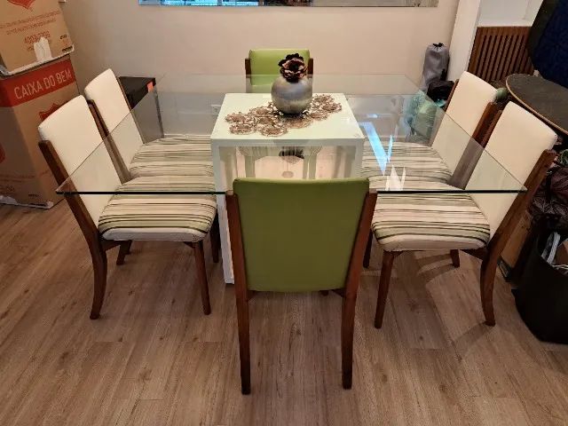 Mesa de jantar quadrada de vidro com 6 cadeiras - Foto 2