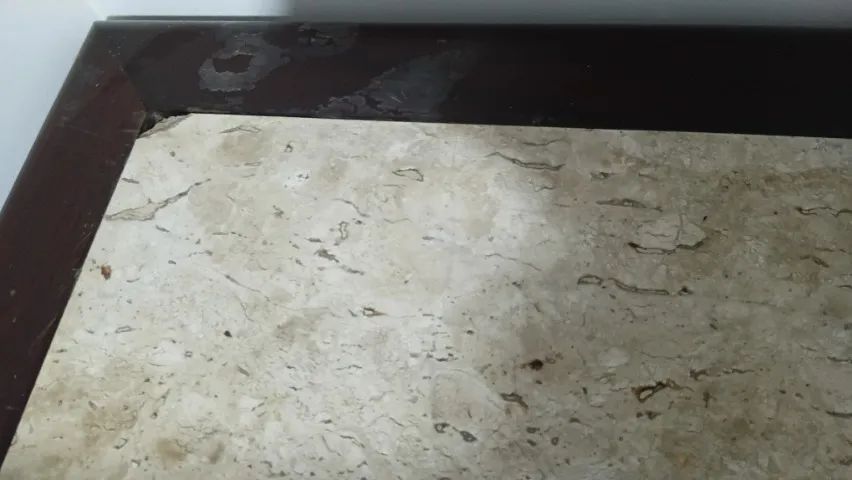 Mesa de madeira com tampo de pedra  - Foto 2