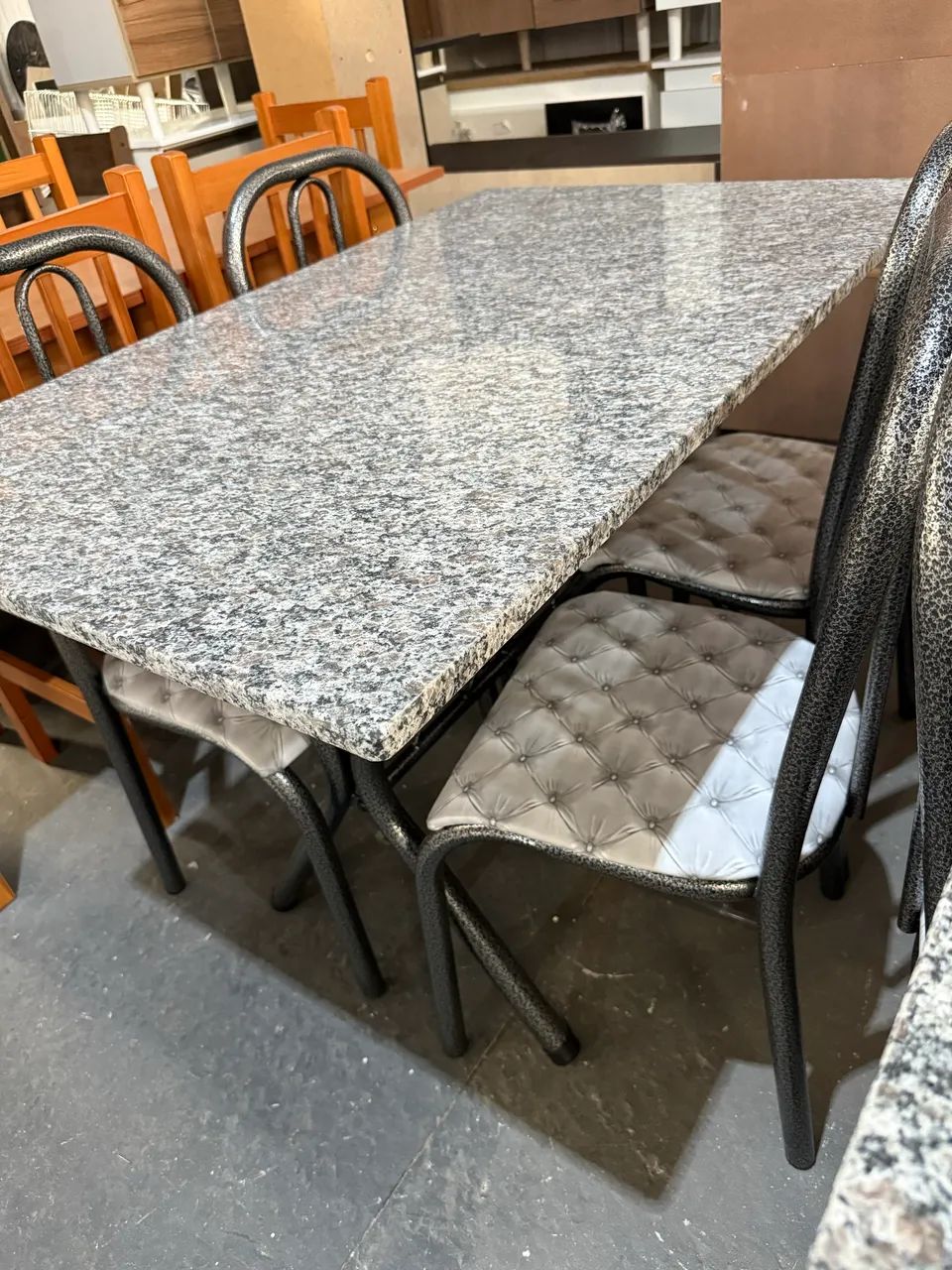 Mesa com 4 cadeiras - entrego hoje - Foto 2