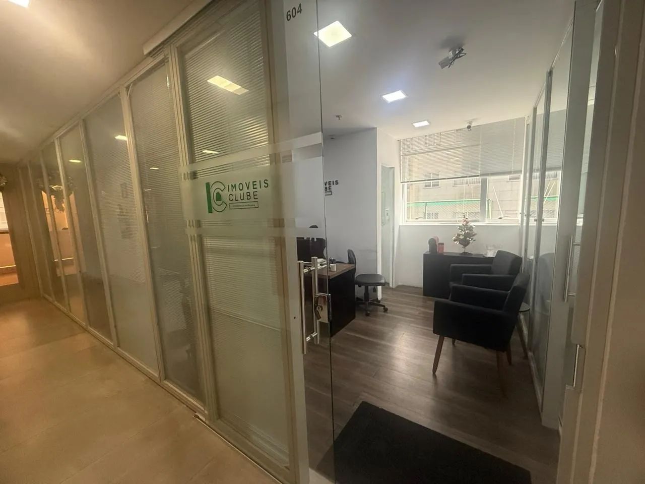 Sala predio alto padão 57,00m² com cpa e banheiro - Foto 2