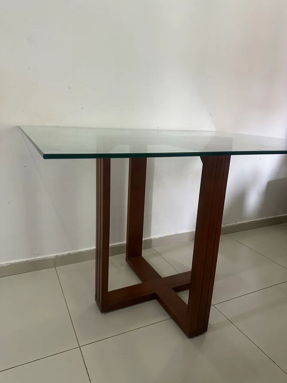 VENDO MESA SEMI-NOVA