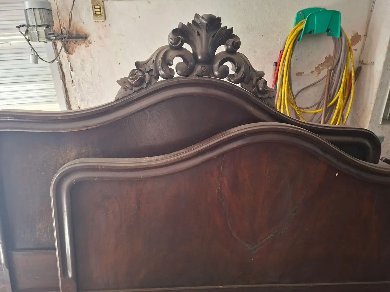 CAMA DE CASA ANTIGA  LINDA