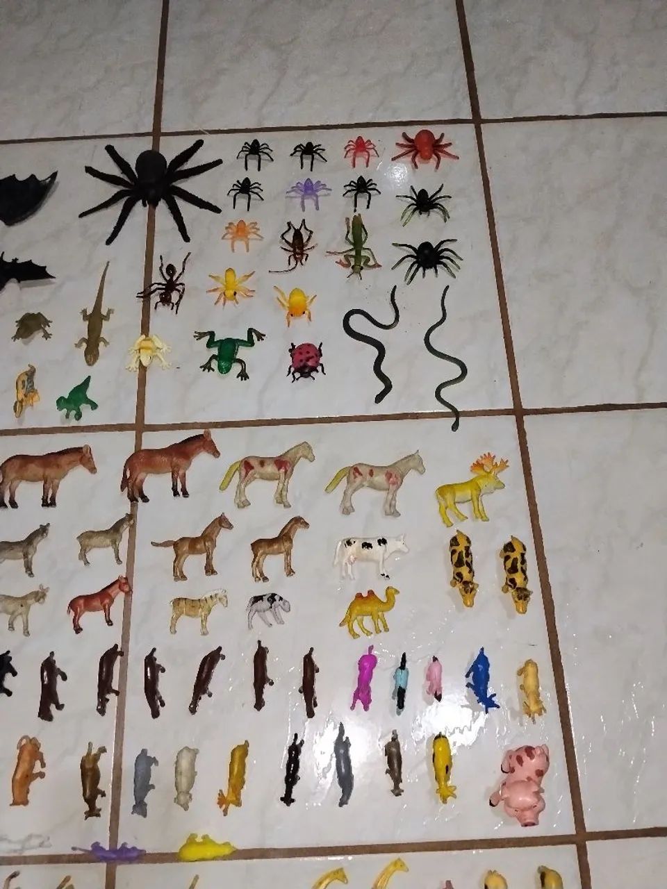 Mais de 200 miniaturas de animais, insetos, bichos e etc - Foto 2