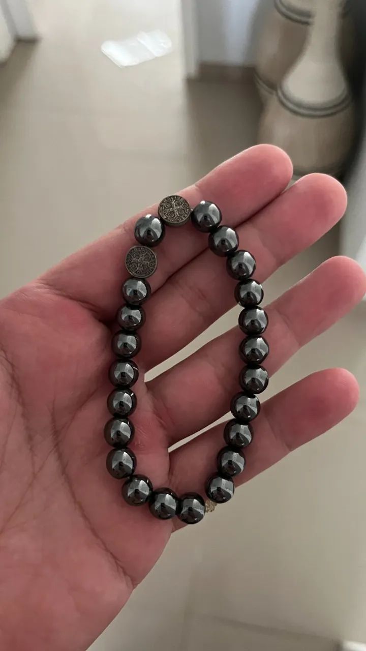 Pulseira de Hematita São Bento - Proteção e Estilo - Foto 2