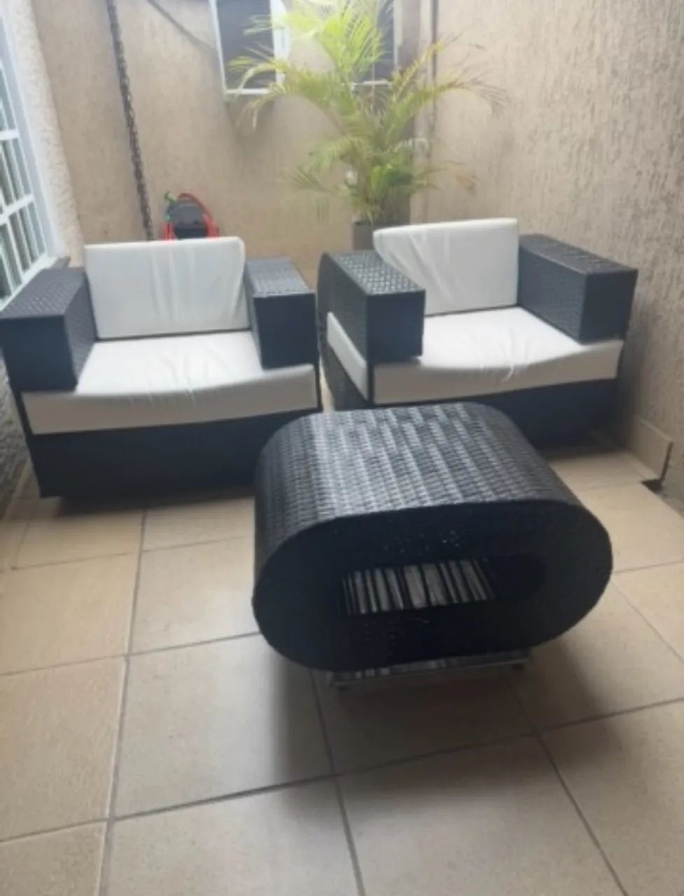 Cadeiras e mesa de fibra náutica 