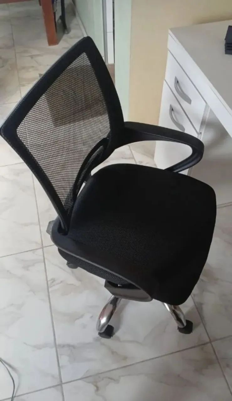 Escrivaninha com cadeira ajustável  - Foto 3