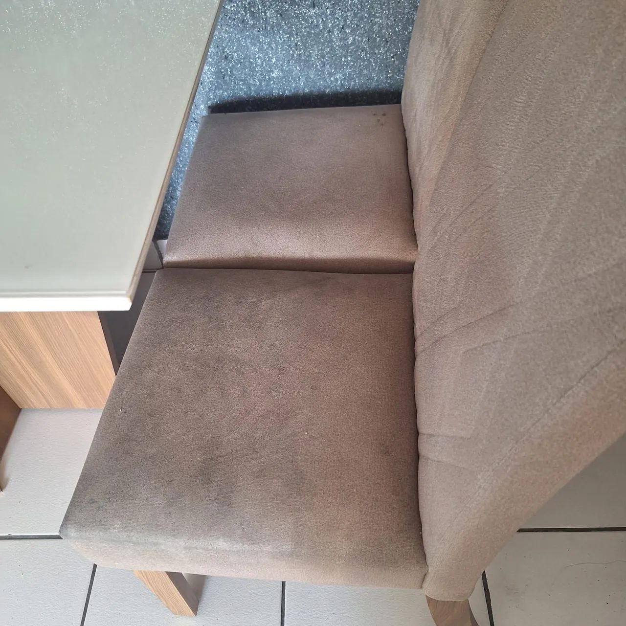 Mesa com cadeiras - Foto 2