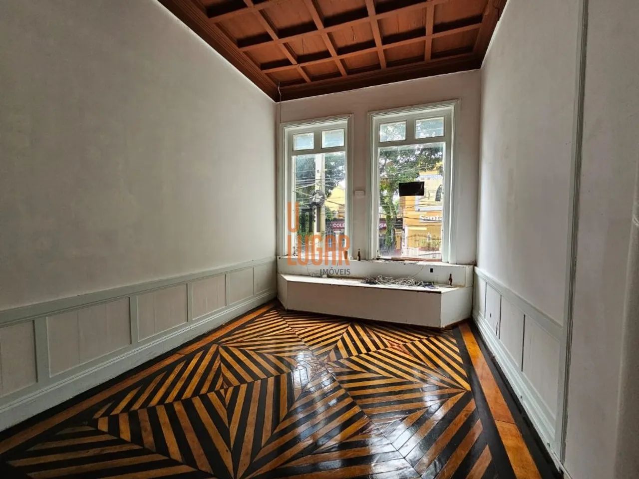 Um Lugar Imóveis Vende: Casa Comercial Ampla e Reformada, Pronta para uso na Tv. Padre Eut - Foto 2