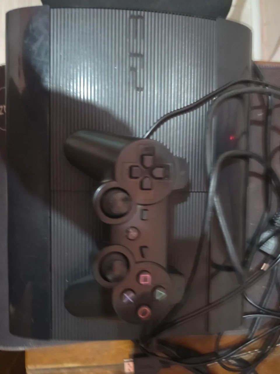 PlayStation 3 com 1 controle,jogos e o hen - Foto 2