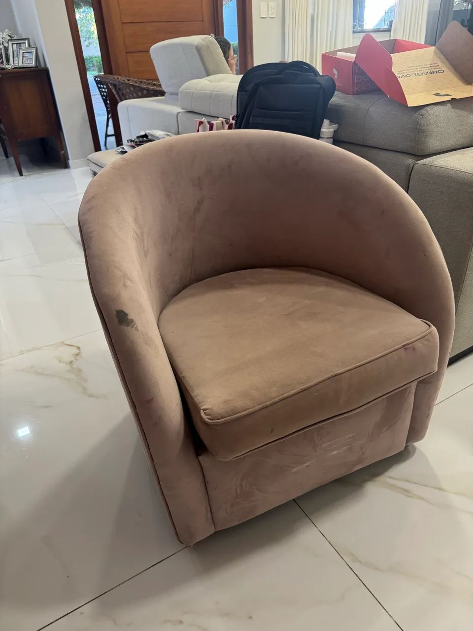 Poltrona Decorativa Concha em Veludo Rosé 