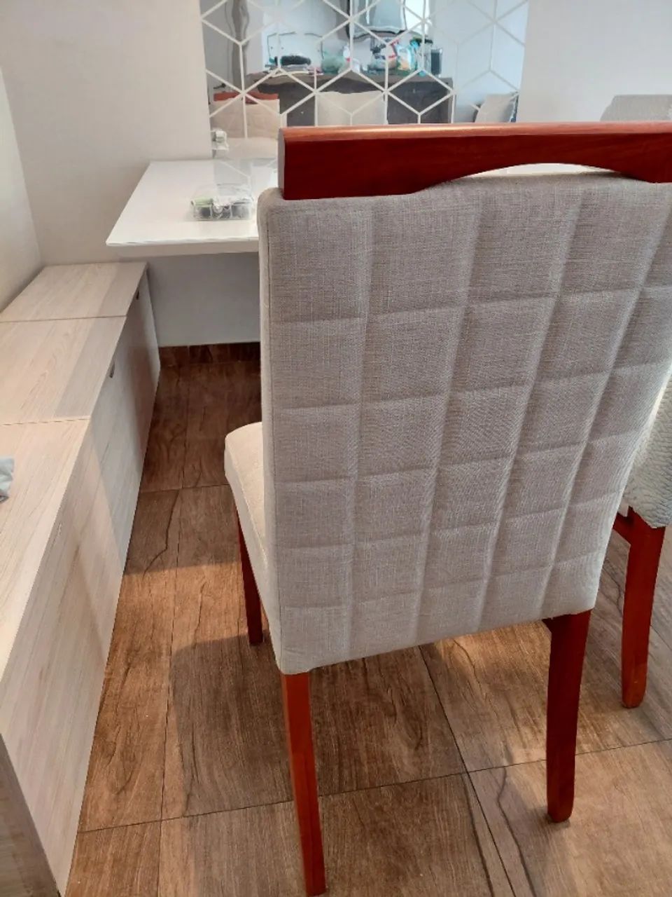 Mesa de Jantar madeira massiça com Tampo de Vidro White/branco e 4 Cadeiras - Foto 5