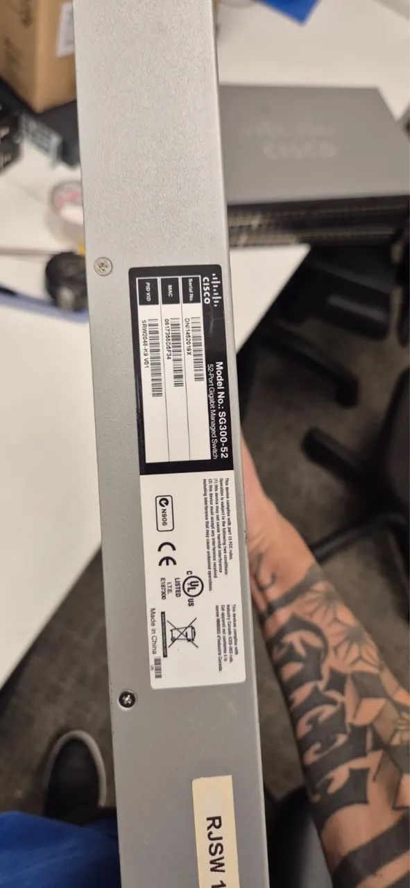Switch Cisco SG 300-52 - Foto 2