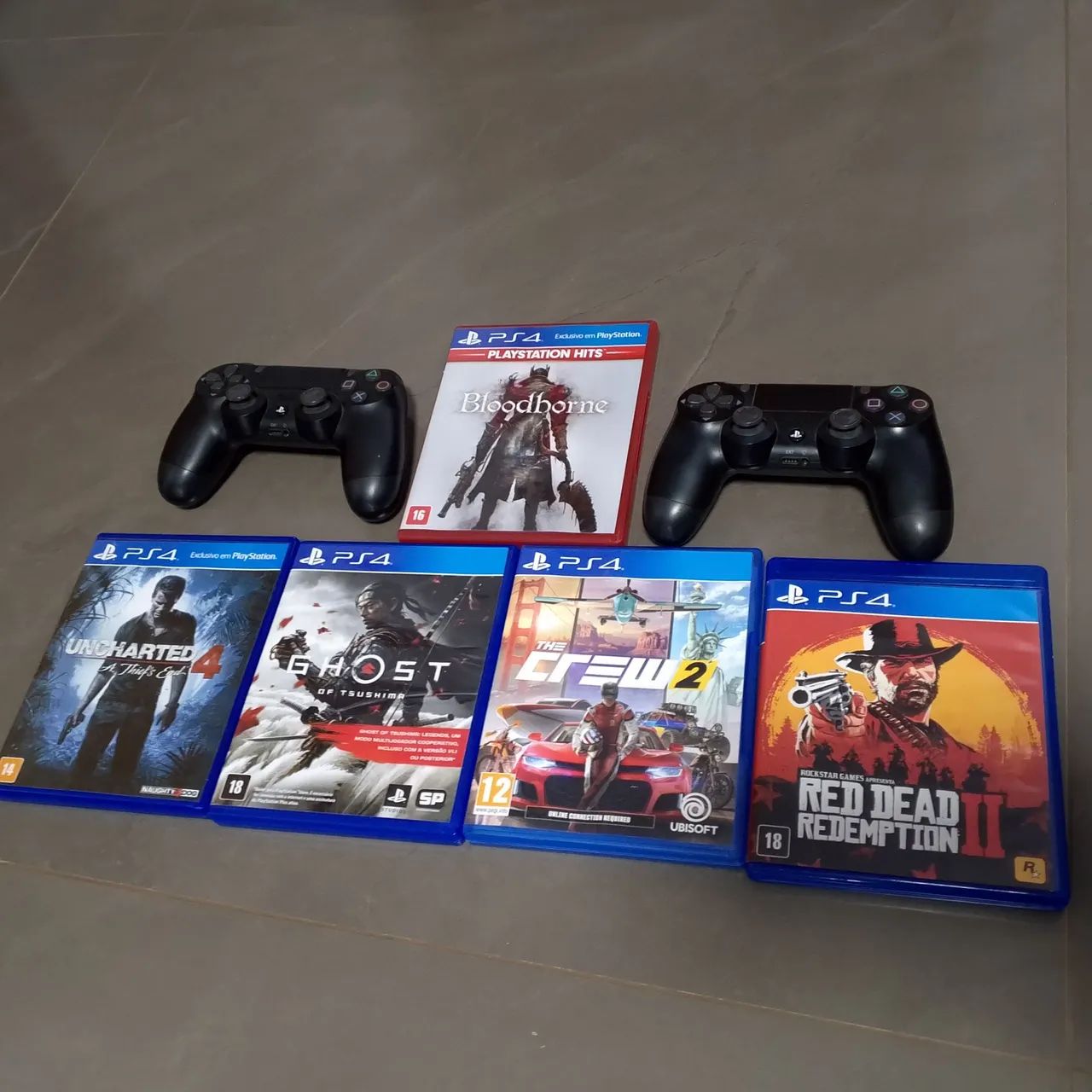 Ps 4 slim 1T com dois controles e 5 jogos  - Foto 3