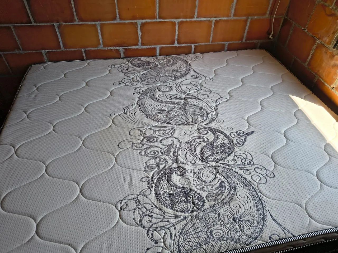 Cama box Quim casal mola ensacada  nova - Foto 2