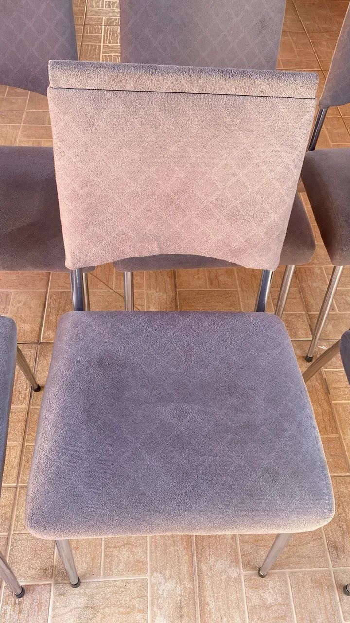 Cadeiras com assento estofado (conjunto) 