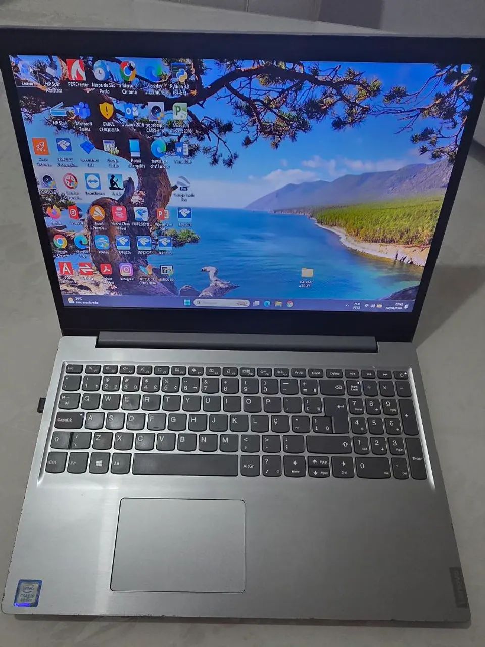 Lenovo Intel Core i5 - 8265U / HDD de 1 Terabyte / 12 GB DDR / WIN11 