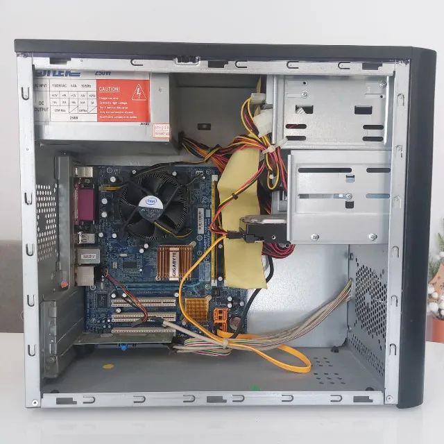 Gabinete ATX 2 Baias - Computador Antigo - Foto 4