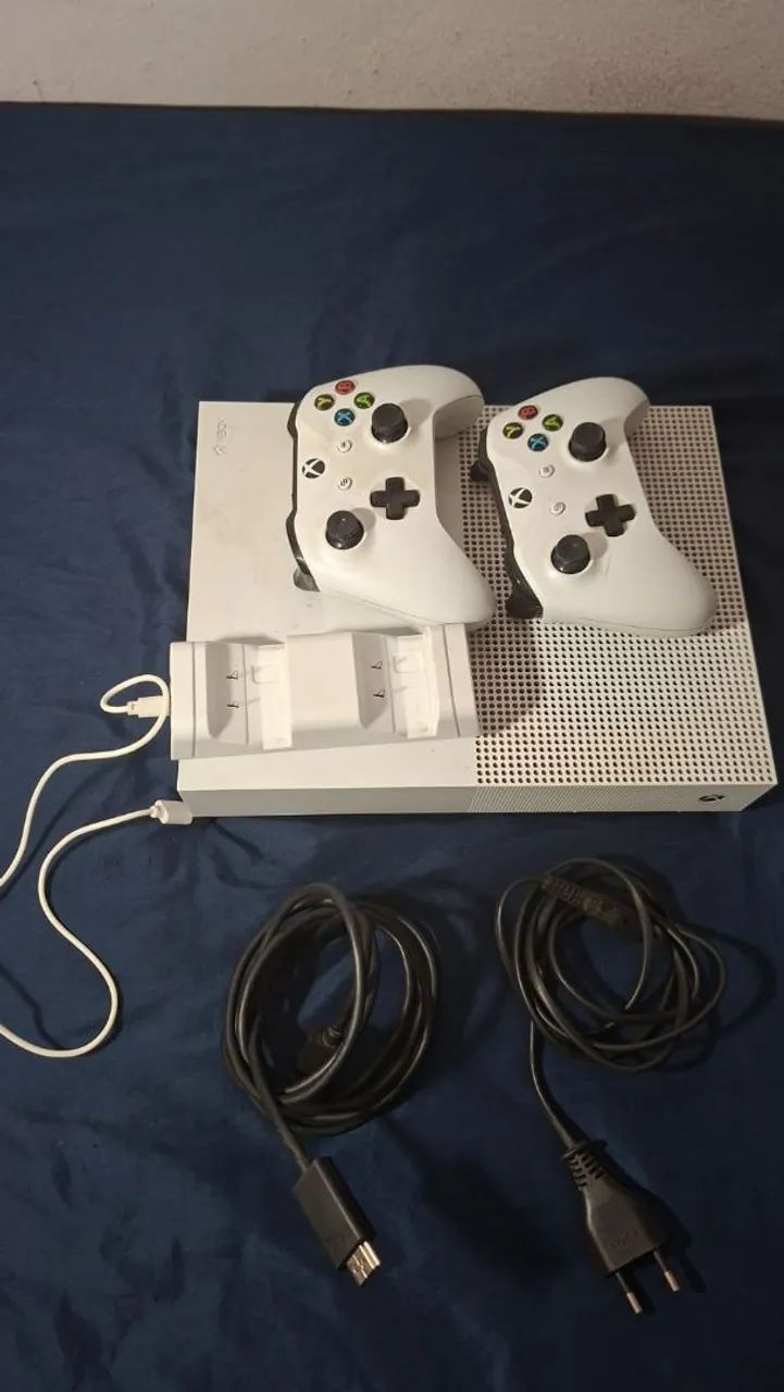 Xbox ONE DIGITAL com SSD e dois controles - Foto 4