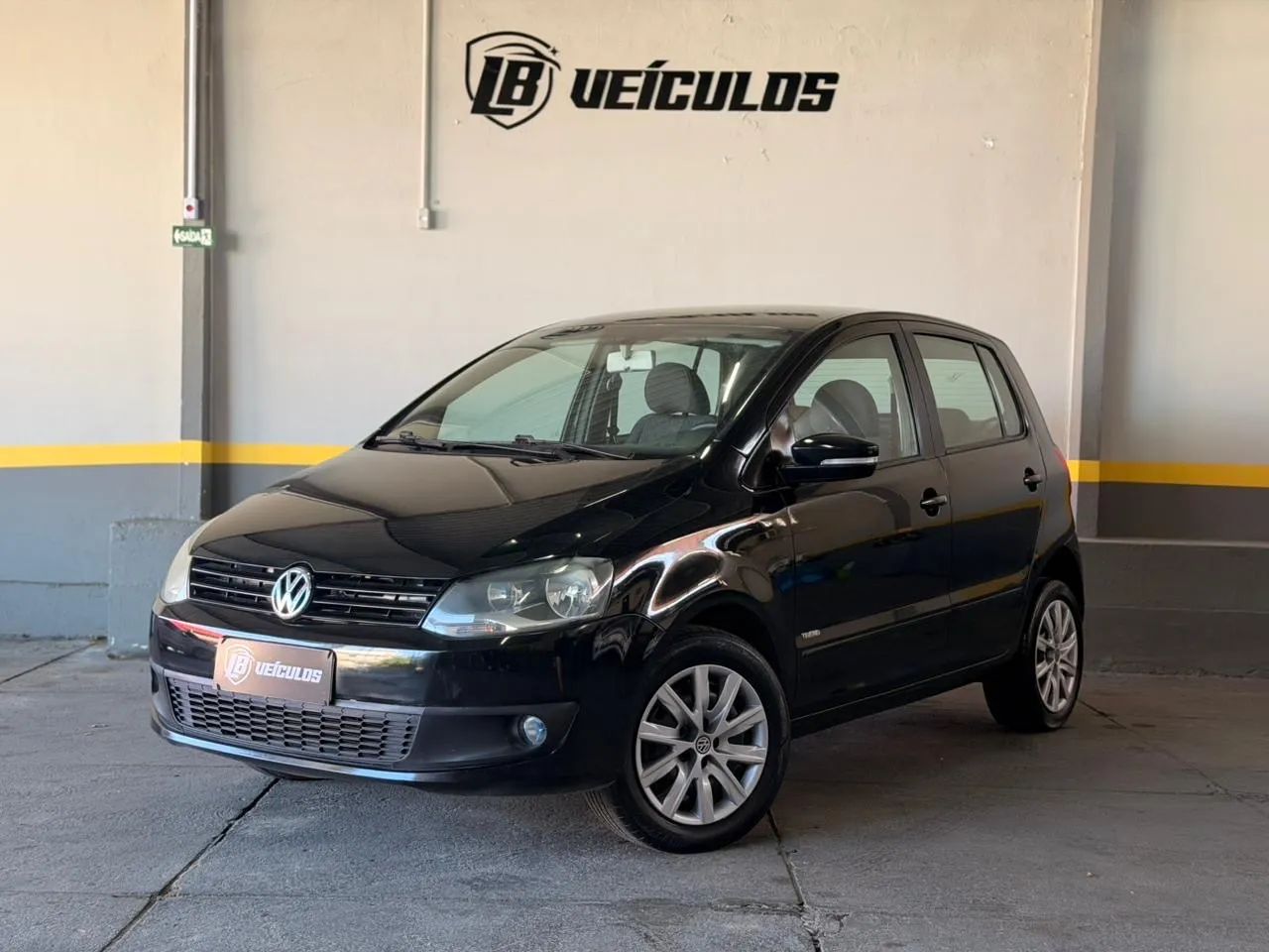 Volkswagen Fox 1.6 MI Total Flex 8V 5P 2014