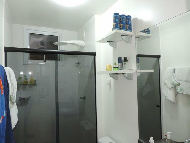 Excelente apartamento 3/4 suíte, varanda sol da manhã 2 vagas cobertas - Foto 15