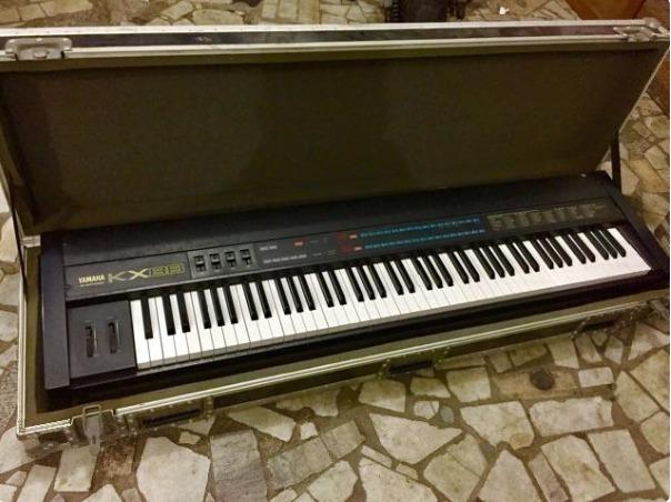 Teclado Controlador Yamaha KX-88 (Vintage)