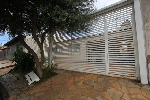 Casa em Taguatinga Norte - 03 Quartos Sendo 02 Suítes - Lote De 200 m²