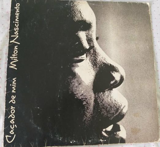 LP disco vinil Milton Nascimento Caçador de mim com pôster - Foto 2