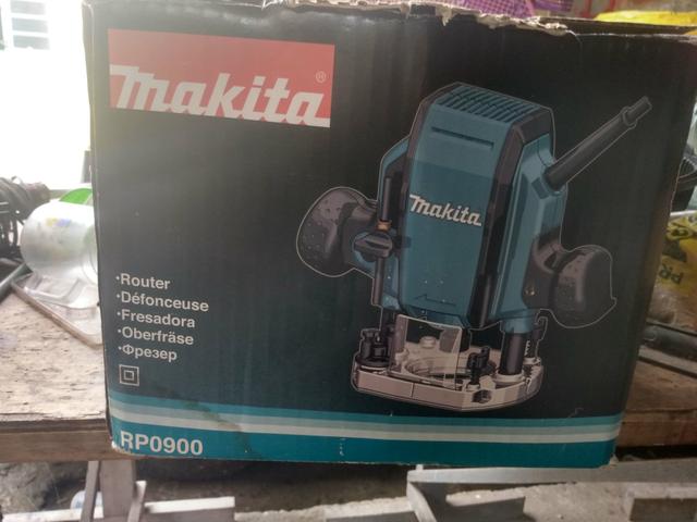Tupia de coluna Makita RP0900