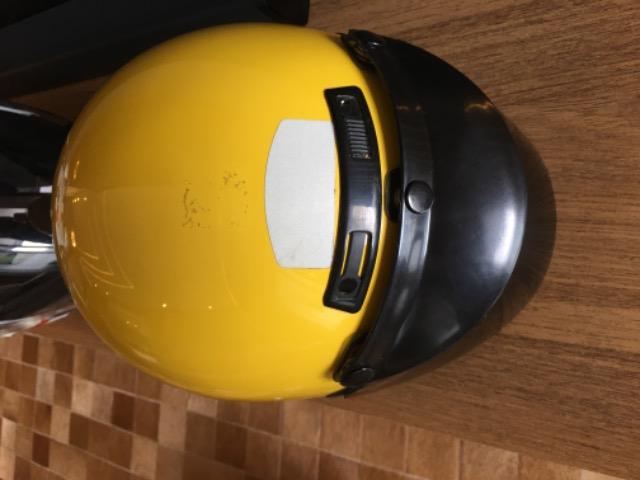 Capacete amarelo zerado