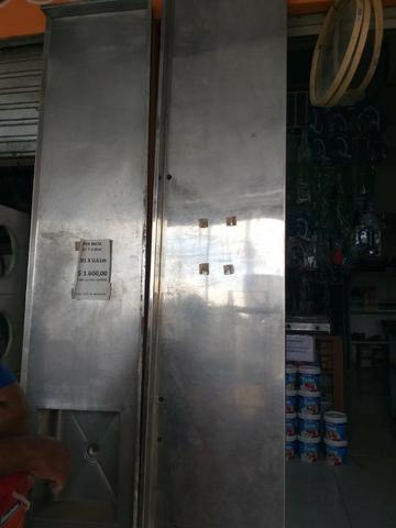 Pia grande e bancada medindo 2,91x0,61m c/ 1 cuba - Foto 3