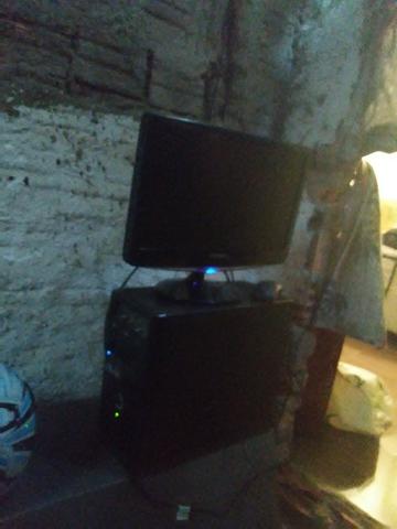 É um computador, 2giga ddr 3