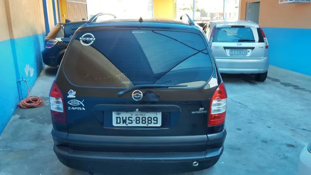 Zafira Expression 2.0 Automática Carro para a família - Foto 4
