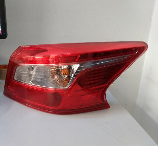 Lanterna LD Nissan Sentra 2012