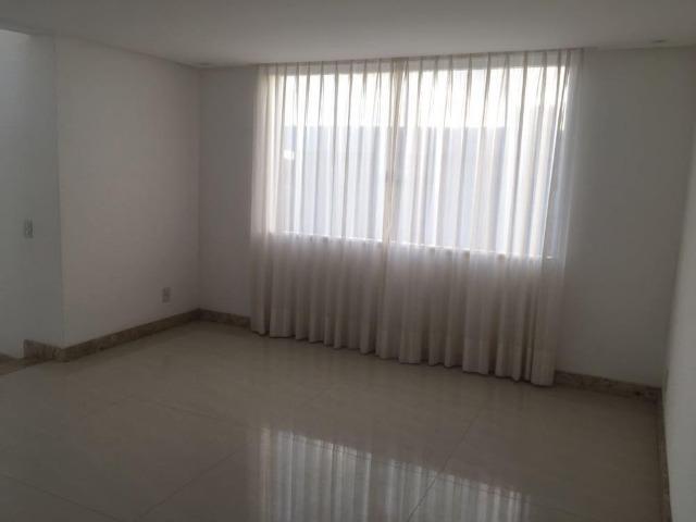 Incrível Casa 4/4, 460m², dois andares, em Alphaville II! Oportunidade única! - Foto 6