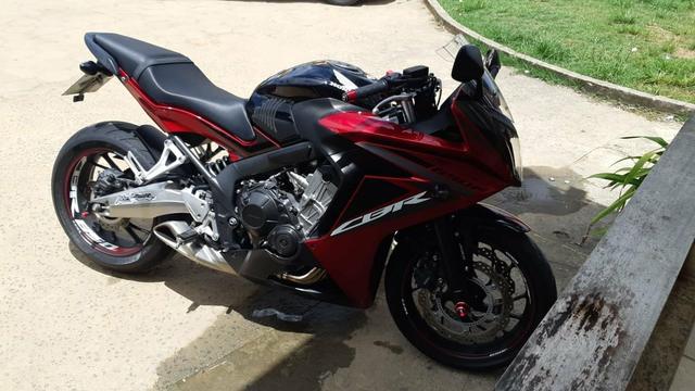 CB 650 Honda novíssima, pouquissimo rodada