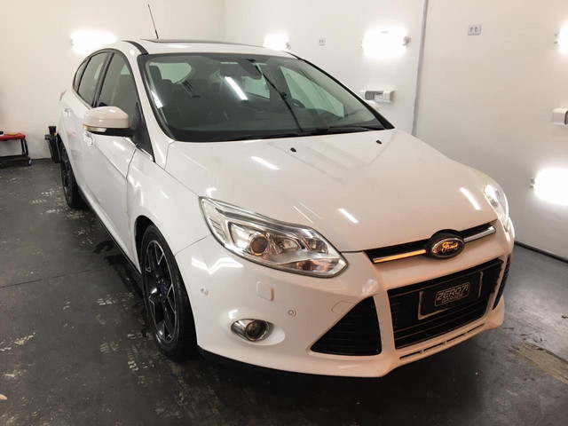 Focus titanium plus branco 2014