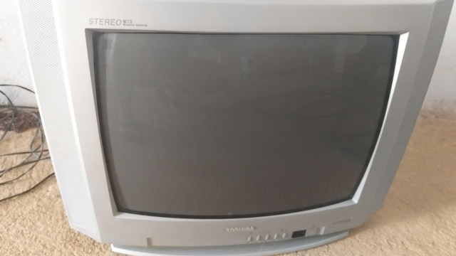 Tv de tubo parada