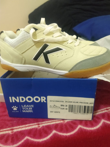 tenis futsal profissional kelme