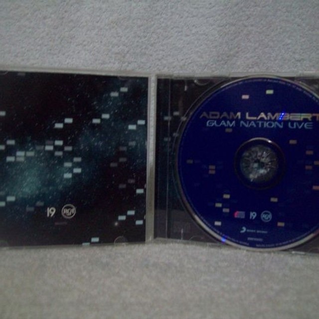 CD + DVD Adam Lambert - Glam Nation Live Original - Foto 3