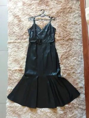 Vestido Sereia couro marca Mamô Preto