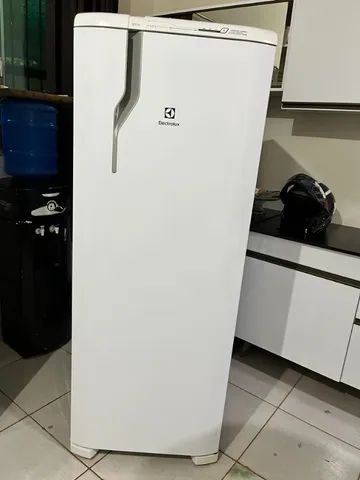 Geladeira/Refrigerador Frost Free Electrolux 322L Branco