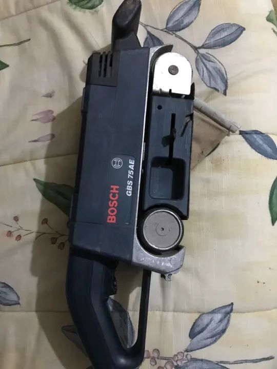 Lixadeira Bosch GBS 75AE