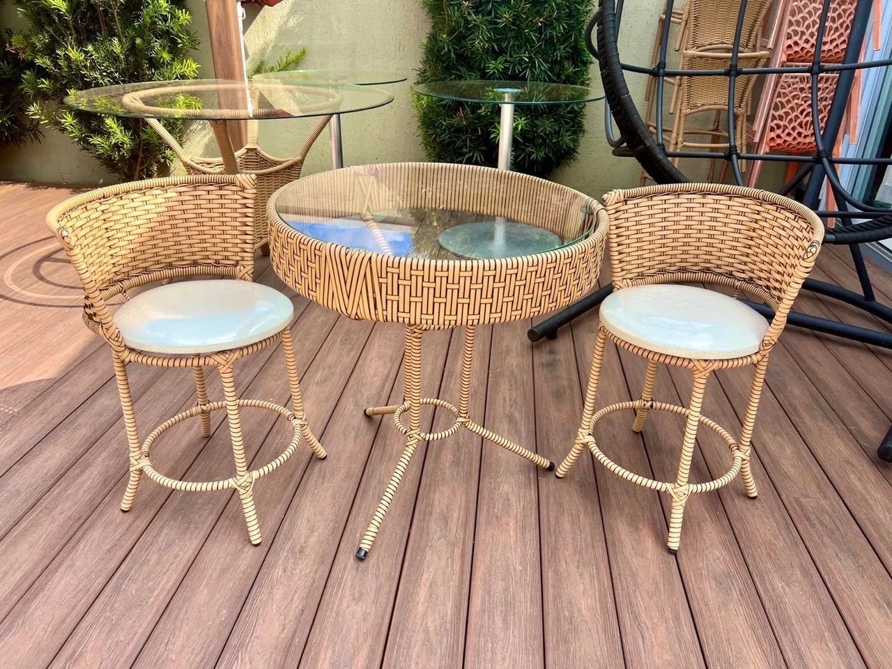 Conjunto de mesa + 2 banquetas 1190