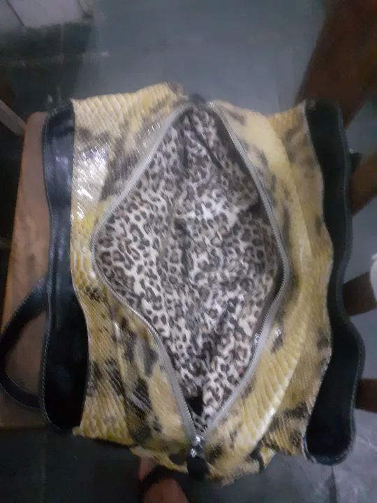 Bolsa de Ombro em Couro Python - Foto 5